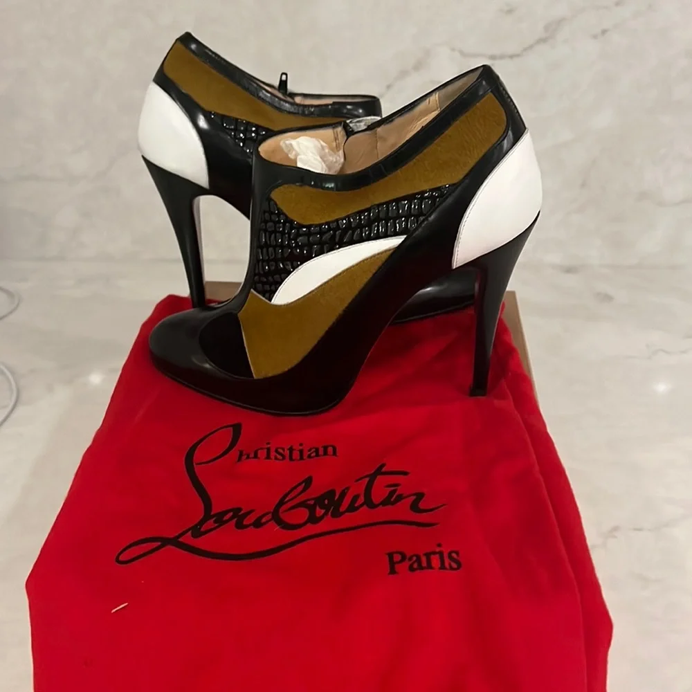 Christian Louboutin Pierced Ankle Bootie 37 / 7 - Picture 1 of 10